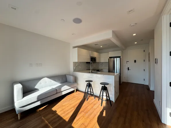 27-04 Astoria Boulevard image 4 of 15