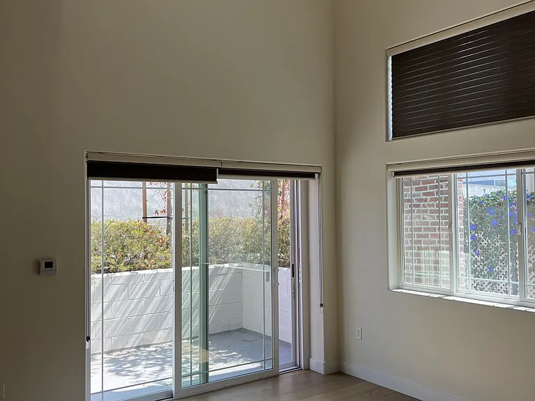 5019 Maplewood Ave #105 — Photo 6