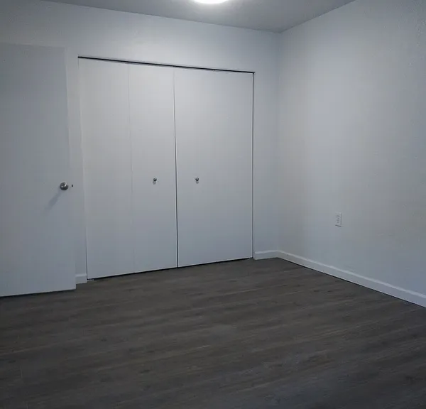 140 Bradshaw Dr #4 — Photo 9