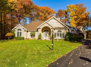 240 Pointe Vintage Dr, Rochester, NY 14626