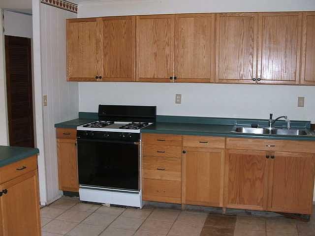 2nd image of 3919 N Diamond Ln