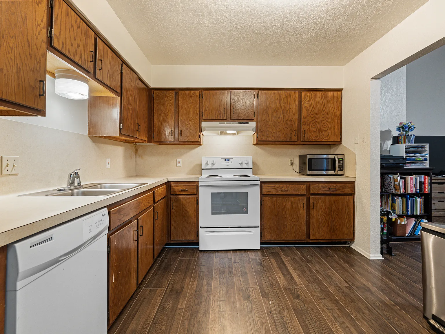 3 bed, 1270 sqft, $1,250 — Photo 4