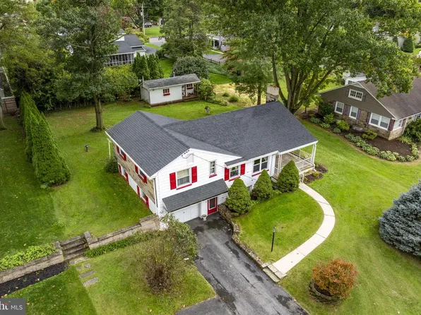 580 E Jackson St, New Holland, PA 17557