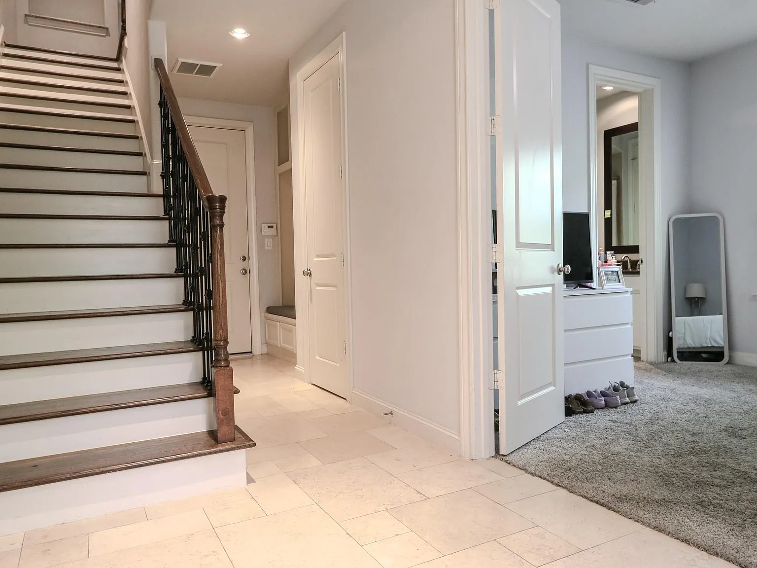 3 bed, 3.5 bath, 2494 sqft, $2,950 — Photo 3
