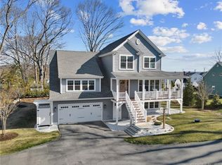 29R Shore Rd E, Lyme, CT 06357