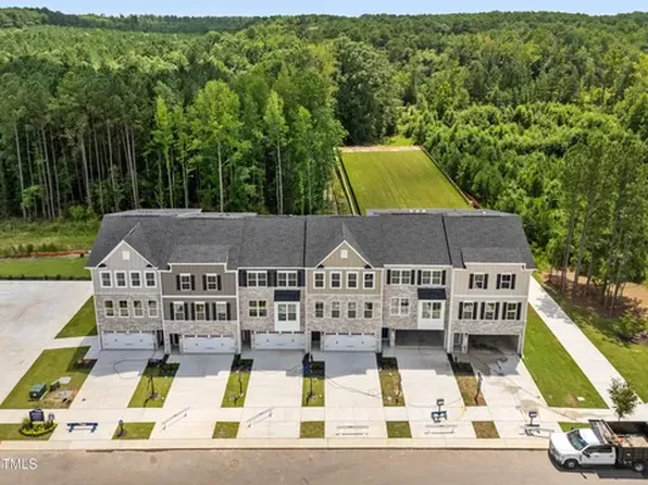 2885 Foster Woods Dr, Apex, NC 27502