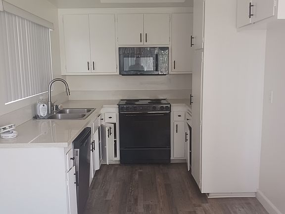 3rd image of 220 S Lucia Ave APT 11