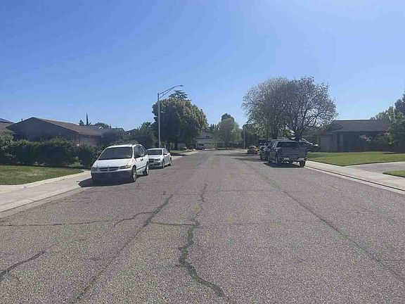 4th image of 1329 Woodmont Way