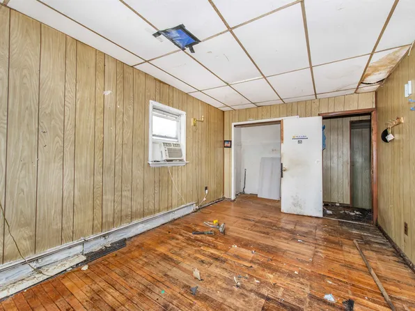 2608 Paterson Plank Road image 16 of 20