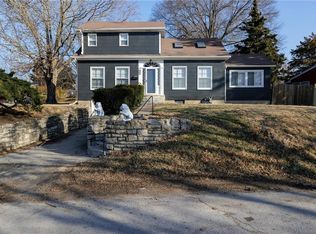 528 S Hedges St, Sugar Creek, MO 64054