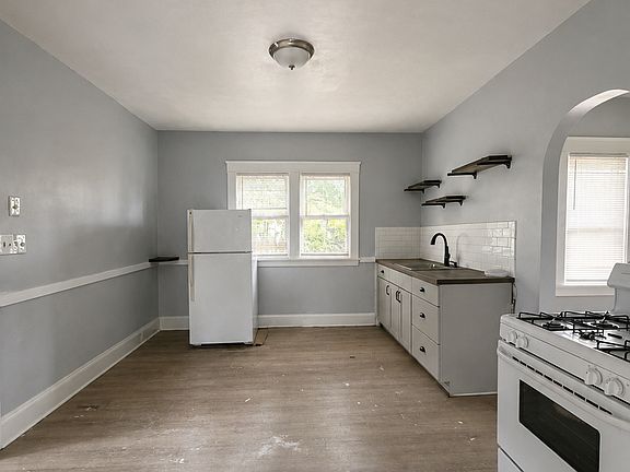 4th image of 1114 E 64th St APT 2