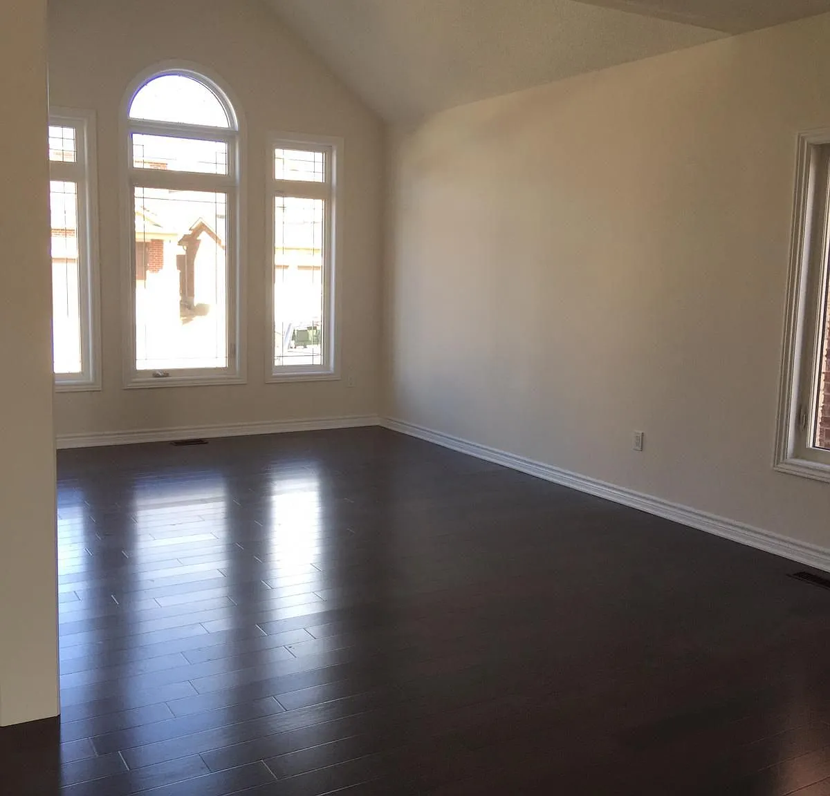 5 bed, $2,600 — Photo 3