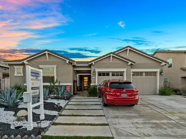 1741 Sage Dr, Hollister, CA 95023