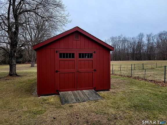 5th image of 30 Broad Brook Road