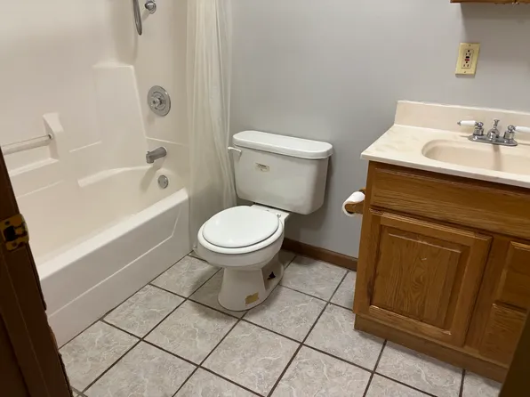 4937 N River Rd #B, West Lafayette, IN 47906