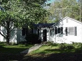 1504 Linden Rd photo 1