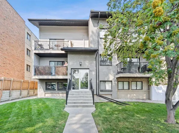 2407 E 17th St SW #2, Calgary, AB T2T 4M9