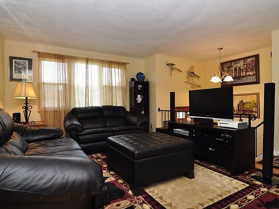 2nd image of 1513 Wilson Ave