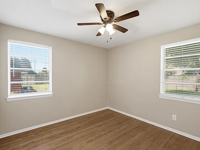 1403 Provincetown Ln — Photo 19