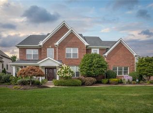 24533 Annie Ln, Westlake, OH