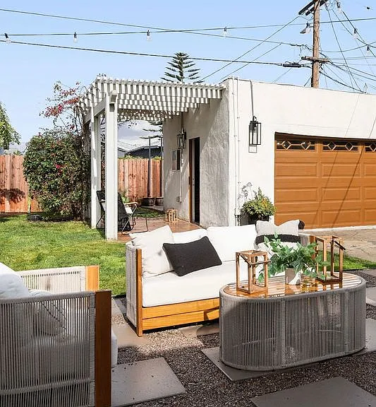 607 W 111th Pl — Photo 15