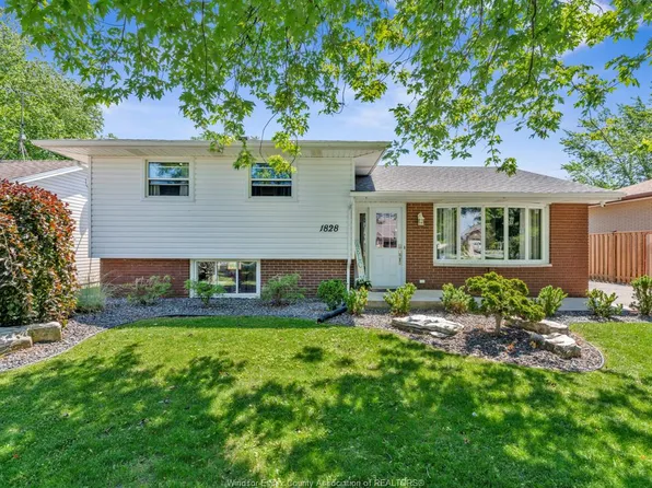 1828 Service Rd, Kingsville, ON N0P 2G0