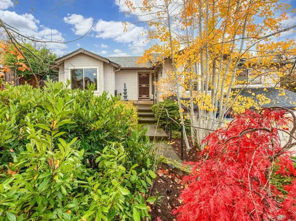 571 Oak Hill Cir, Ashland, OR 97520