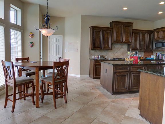 3rd image of 9419 Lily Glen Ln