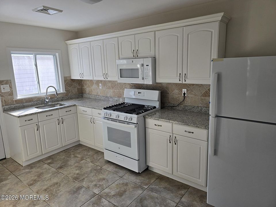 1st image of 420 S Saint Thomas Dr
