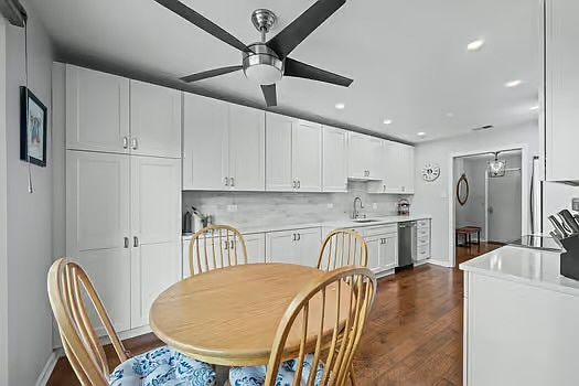 4th image of 1125 Lake Cook Rd APT 505E