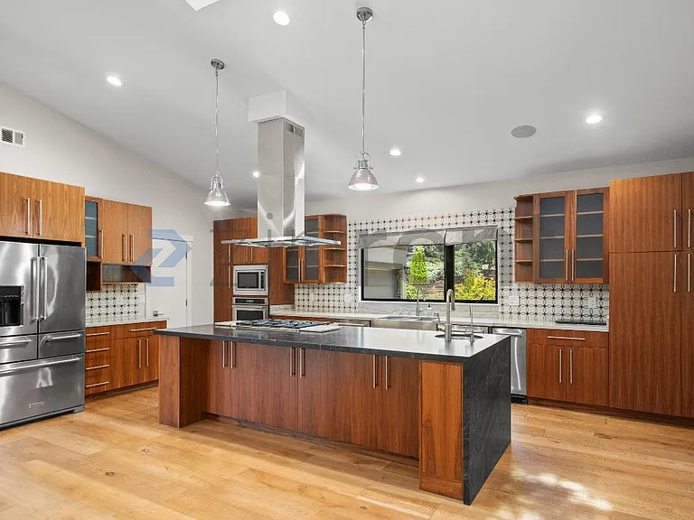 1701 Whitham Ave — Photo 13