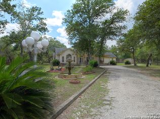 828 Evening Shade Dr, Adkins, TX 78101