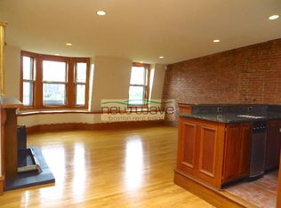 17 Holyoke St APT 4, Boston, MA 02116