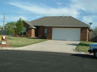 12023 SW 1st St, Yukon, OK 73099