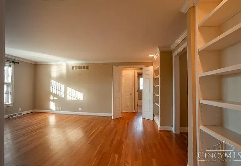 3683 Erie Ave #B — Photo 5