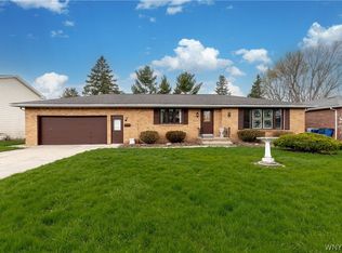 138 Coventry Rd, Williamsville, NY 14221