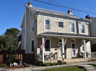 127 N Robeson St, Robesonia, PA 19551