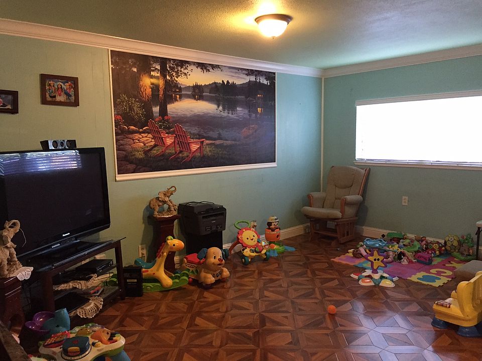 1st image of 3716 Stephen Dr