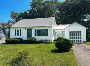 26 Leslie Ave, Claremont, NH 03743