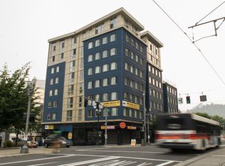 434 SW College St #403A, Portland, OR 97201