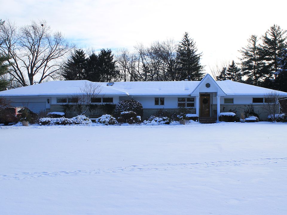 1st image of 22W633 Elmwood Dr