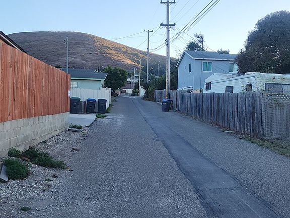 2nd image of 423 S D St