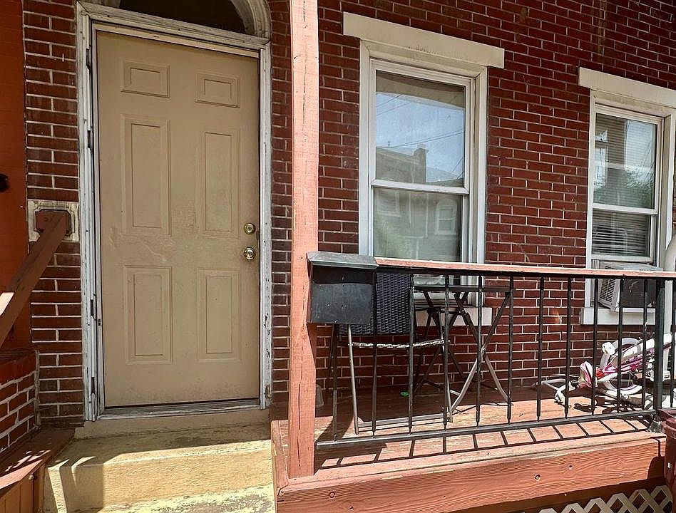 1st image of 817 W 6th St