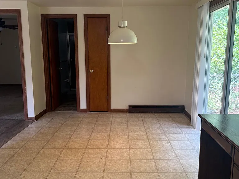 1420 Manor Rd #A — Photo 3