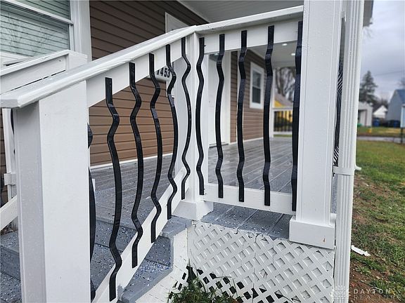 4th image of 1453 Kingsley Ave