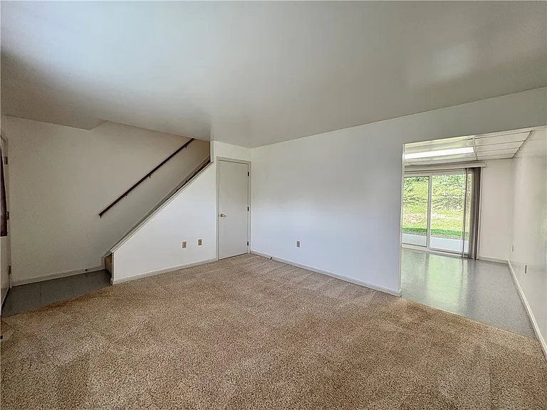 216 Pleasantview Dr — Photo 5