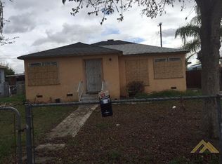 104 T St, Bakersfield, CA 93304