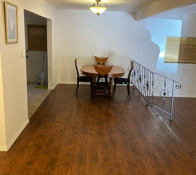 14273 Grammar Pl — Photo 1