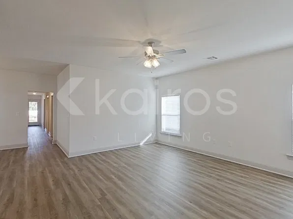 8033 Hendrick Dr, Baton Rouge, LA 70817