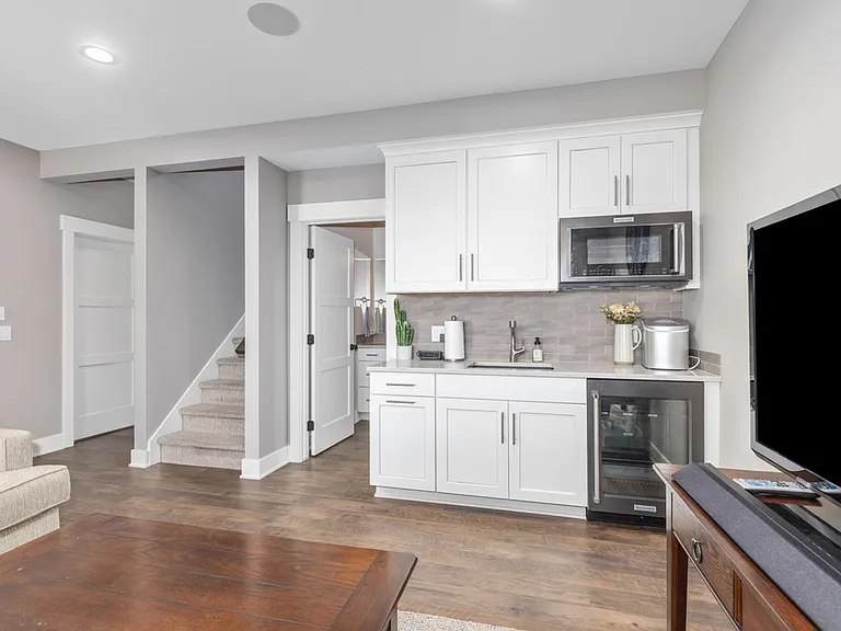 7002 Silver Lake Dr NE — Photo 22